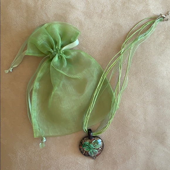 Handmade glass heart necklace - Picture 2 of 2